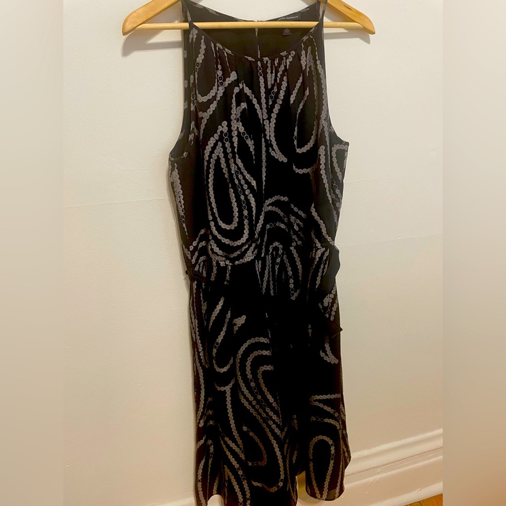 Well Below Suggested Price! The Perfect Black Dress Grey Sequin/pearl Print.